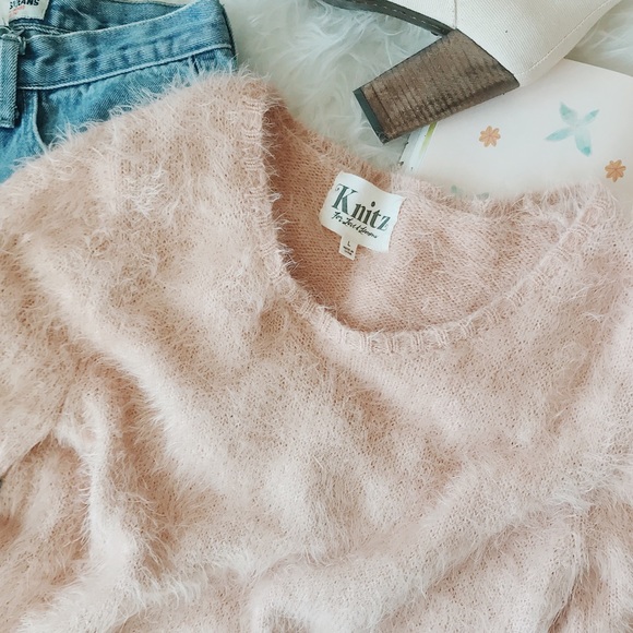 𝕗𝕝&𝕝 𝕤𝕟𝕠𝕨 𝕓𝕦𝕟𝕟𝕪 𝕤𝕨𝕖𝕒𝕥𝕖𝕣 - Picture 3 of 5